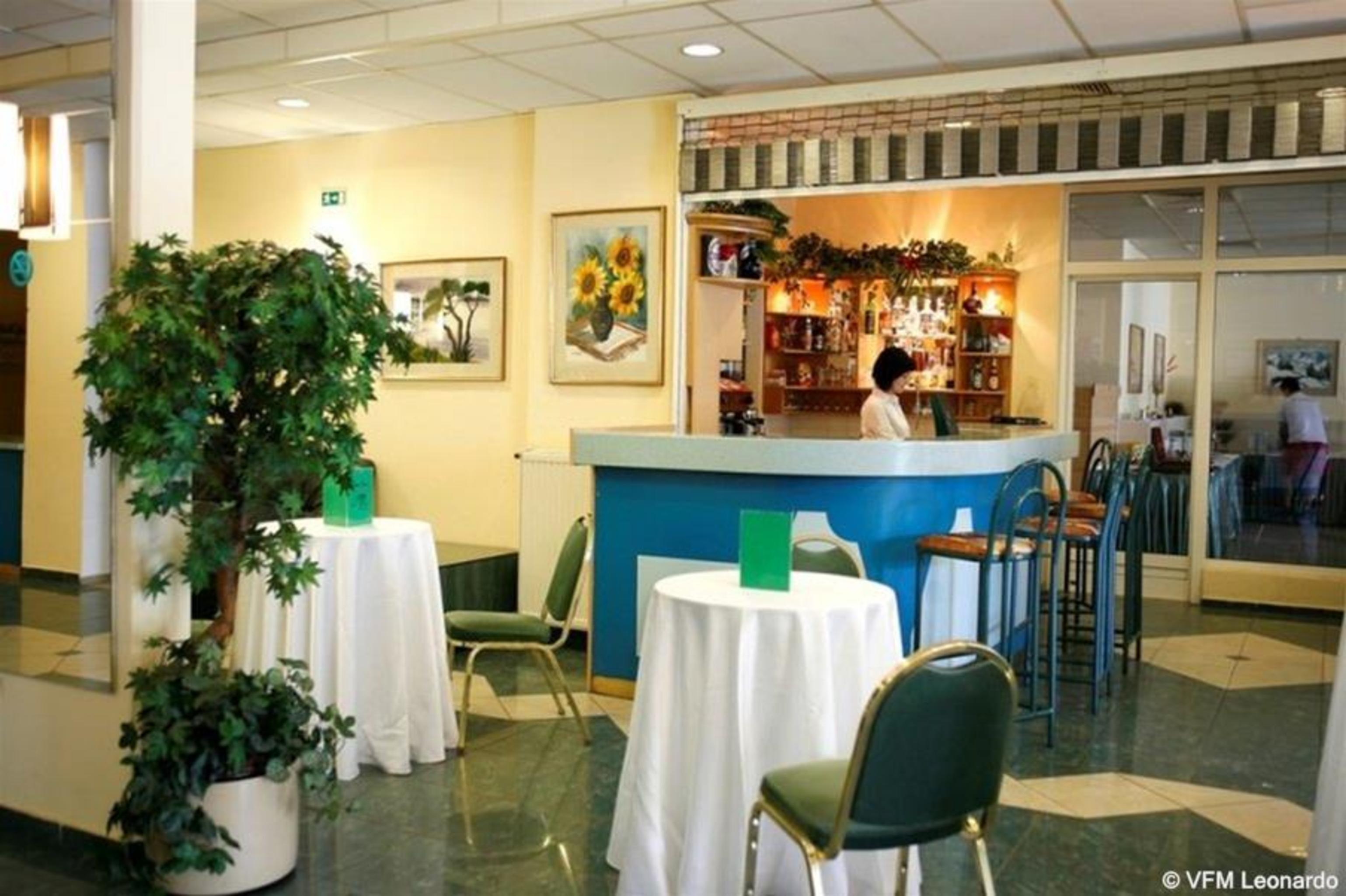Hotel Bara Будапеща Екстериор снимка