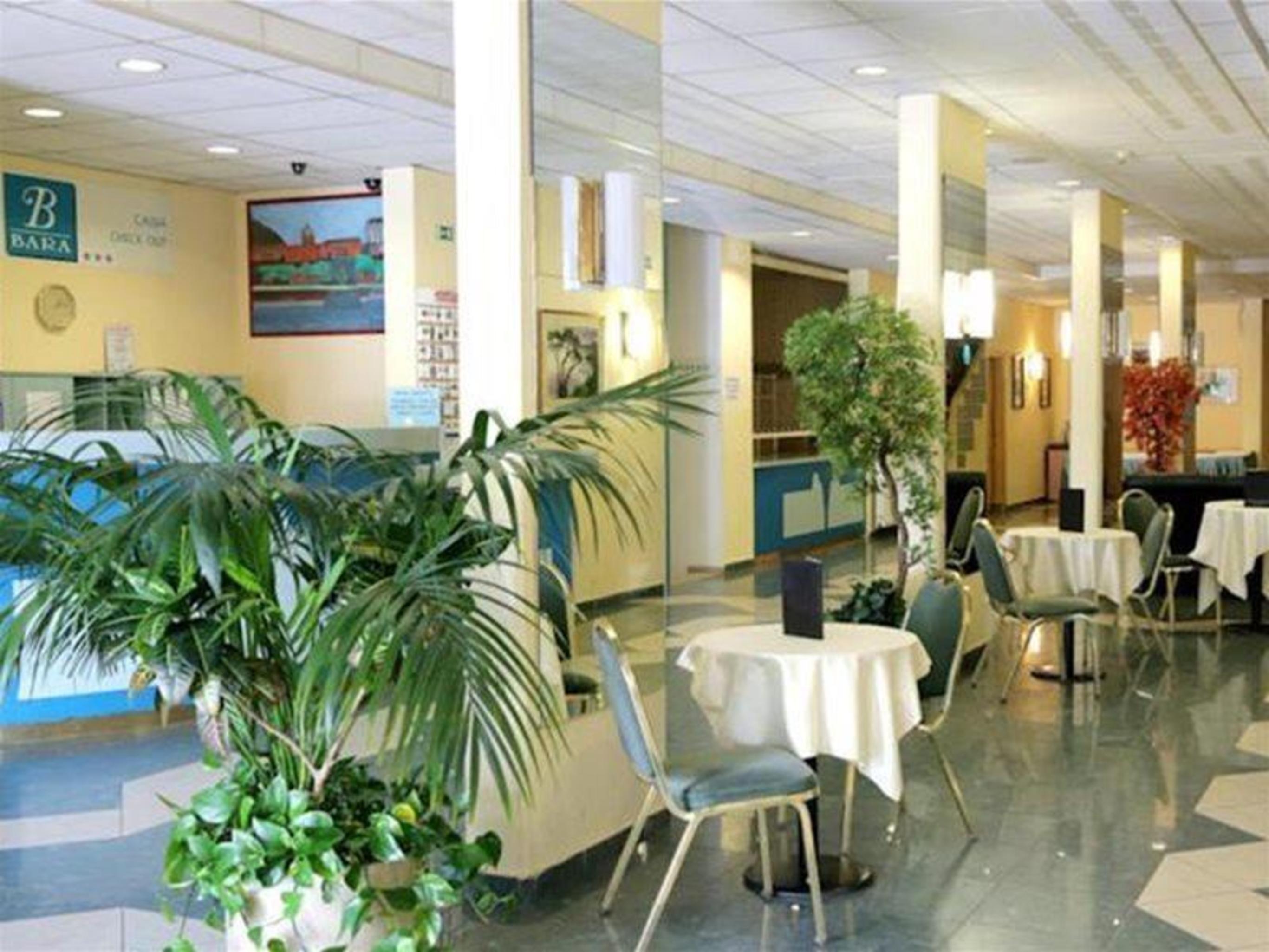 Hotel Bara Будапеща Екстериор снимка