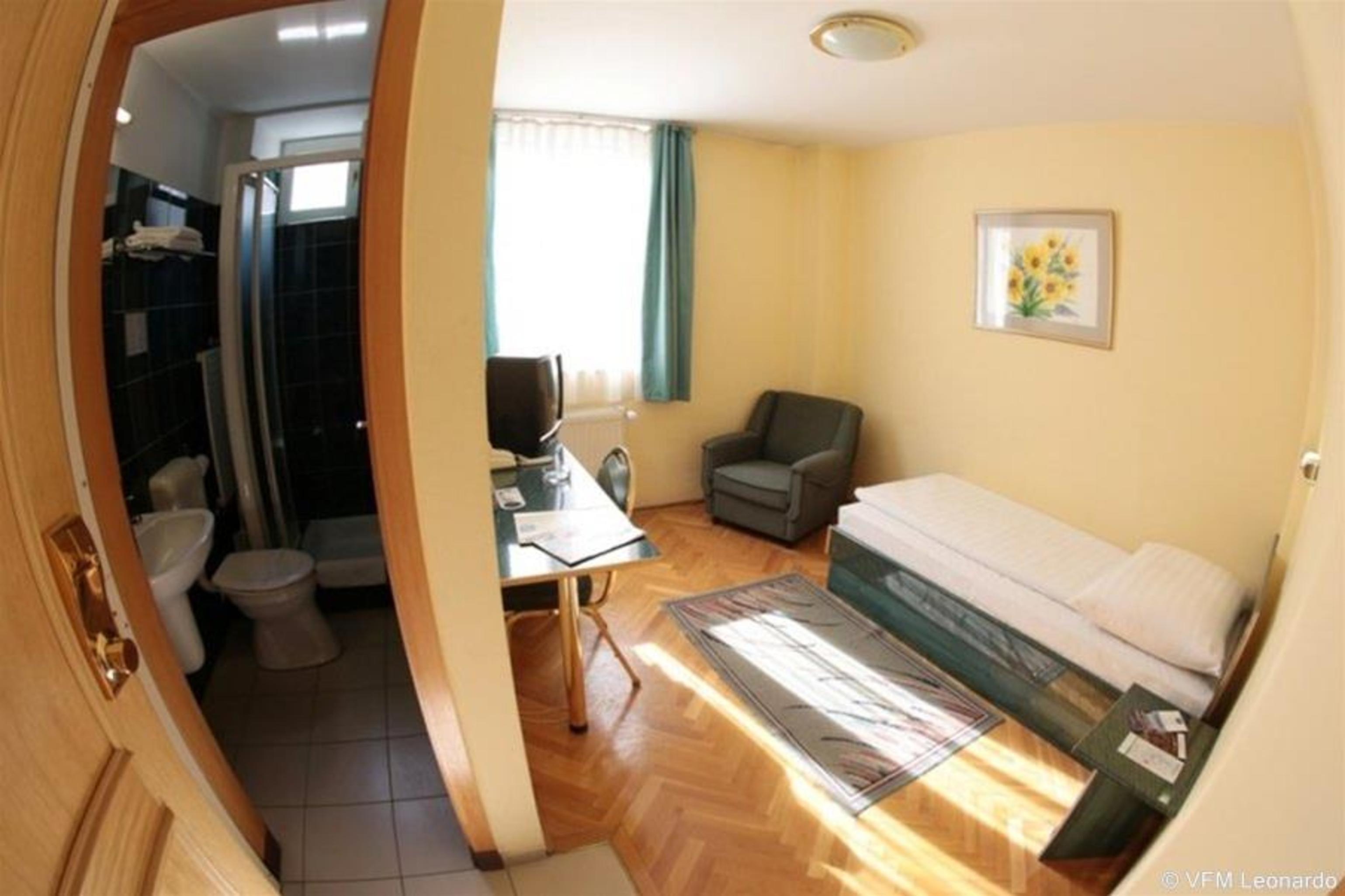 Hotel Bara Будапеща Екстериор снимка